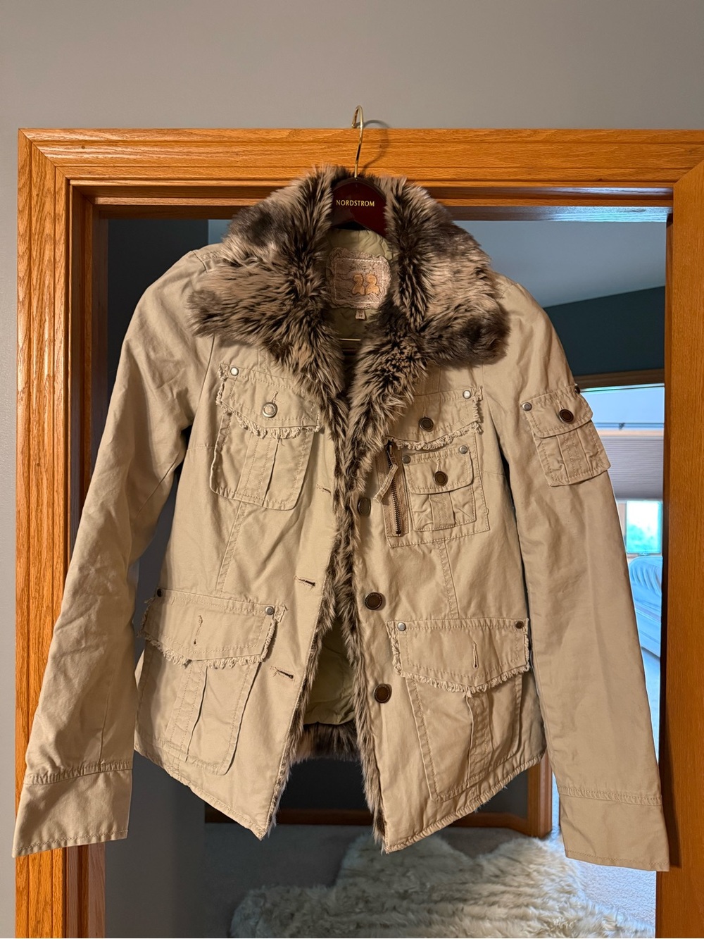 Jacket - Picture 3 of 4